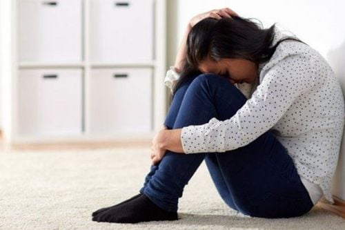 Làm thế nào để giúp đỡ người thân bị trầm cảm?